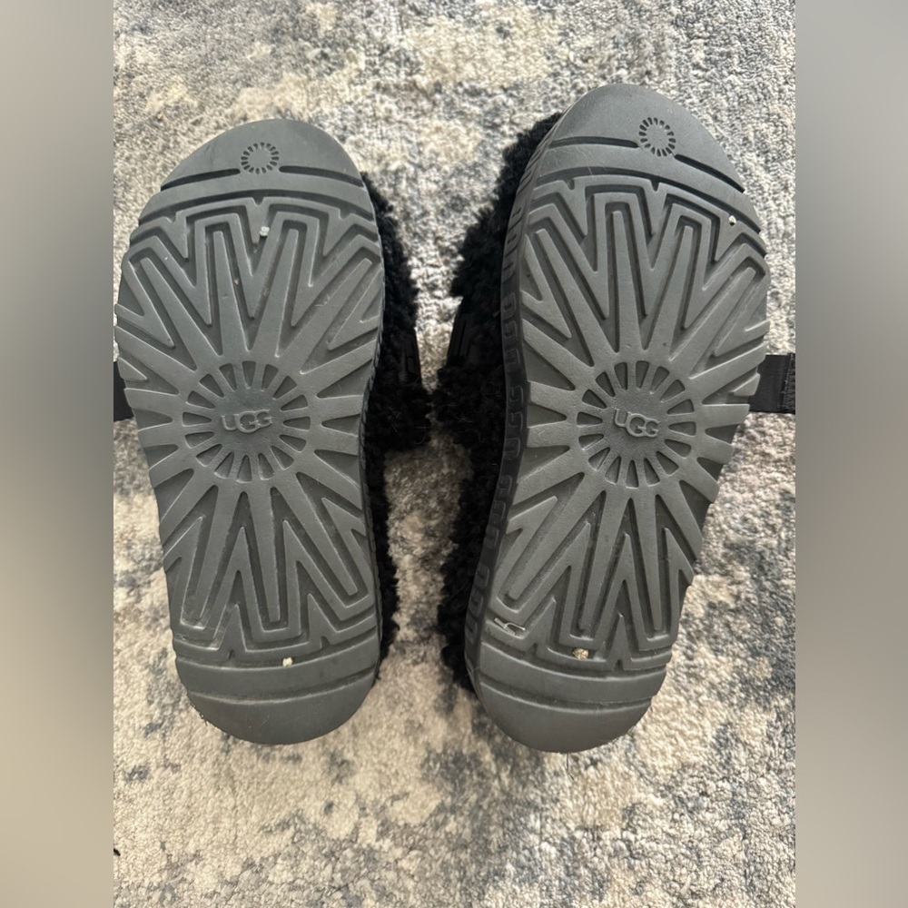 UGG Black Slip on Sandals Size 7 - Picture 4 of 4